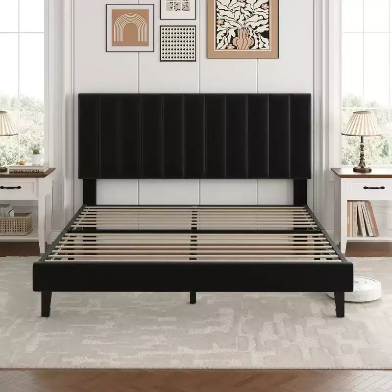 Letto imbottito con piattaforma e testiera trapuntata regolabile, struttura del letto matrimoniale senza rumore, robuste doghe in legno, non è necessaria la rete a molle. Disponibile in versione singola