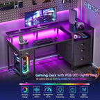 Qwatto Scrivania da Gaming 52 pollici con Stazione di Ricarica e Luce Scrivania Reversibile per Computer 4 Cassetti Armadietto Portadocumenti Scaffali Porta Stampante Supporto per Monitor Finitura Nera