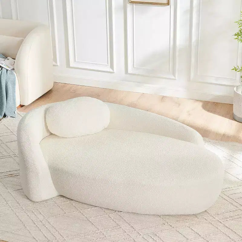 Moderno divanetto ovale in tessuto bouclé, poltrona compatta da salotto con braccioli laterali e cuscino per soggiorno e camera da letto - Panipeachy