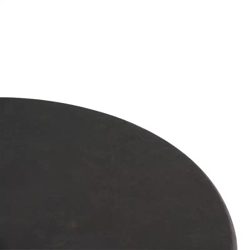 Tavolino da caffè in metallo Beaton da 33" bronzo rustico - WyndenHall: Rotondo, design industriale moderno, vano portaoggetti, verniciato a polvere