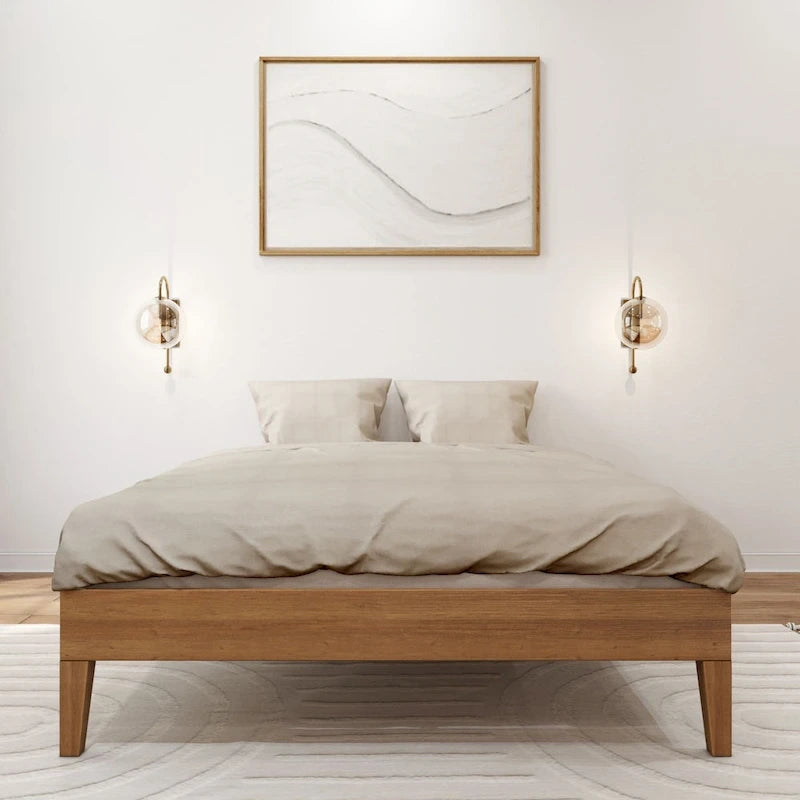 Letto a piattaforma a grandezza naturale con assi e travi