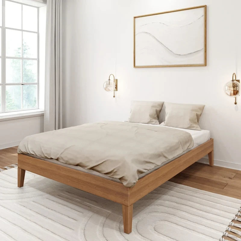 Letto a piattaforma a grandezza naturale con assi e travi